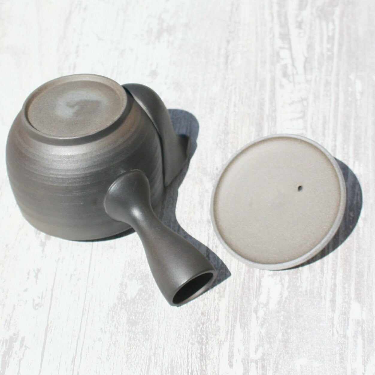 Black Clay Bowl-Shaped Kyusu Teapot with Ceramic Strainer (Tokoname ware) - JJ Market