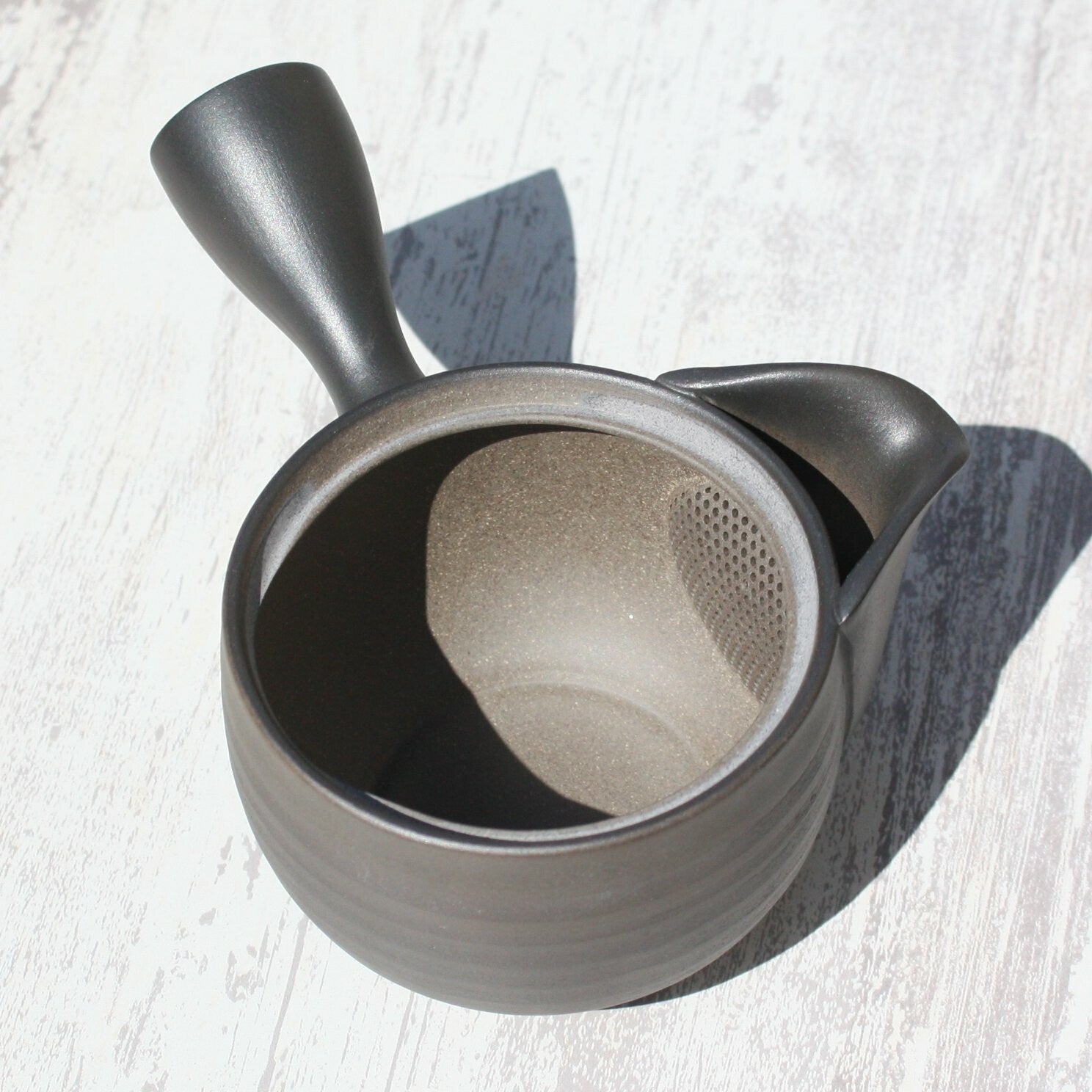 Black Clay Bowl-Shaped Kyusu Teapot with Ceramic Strainer (Tokoname ware) - JJ Market